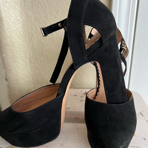 H&M black suede platform ankle strap heels - Picture 3 of 15